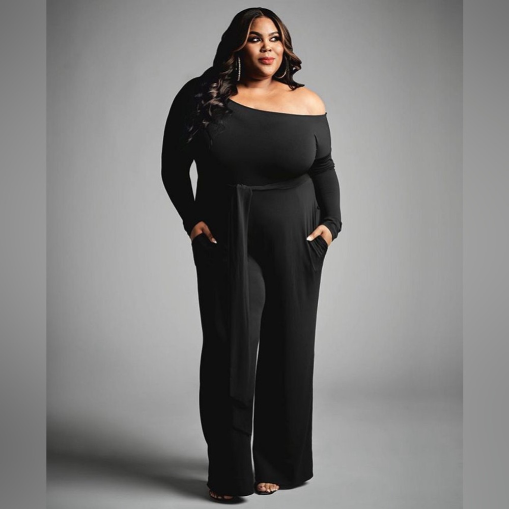 Off the shoulder jumper (Never worn)